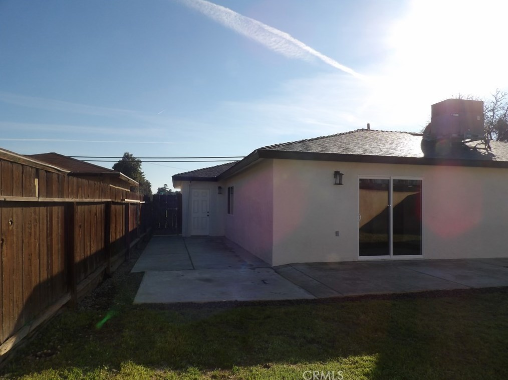1420 D St, Madera CA  93638-1611 exterior