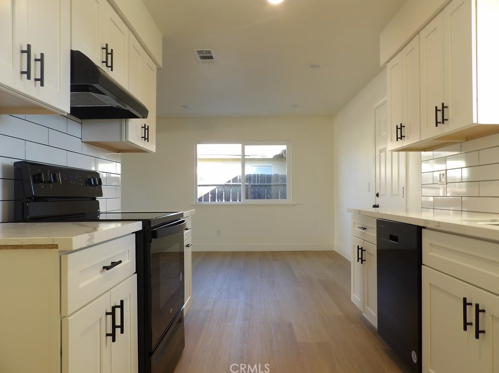 1420 D St, Madera, CA 93638-1611