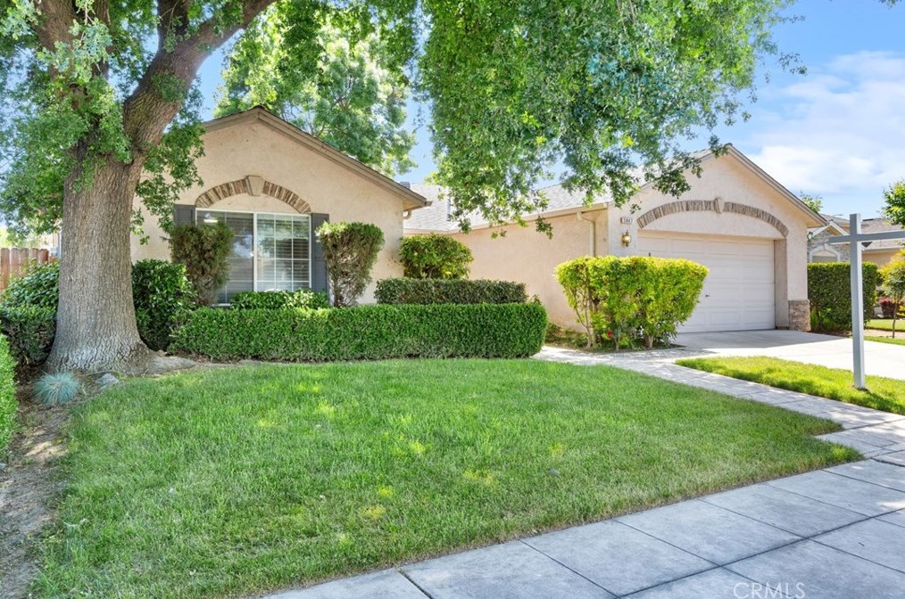 5647 Carmen Ave, Fresno, CA 93722-9073