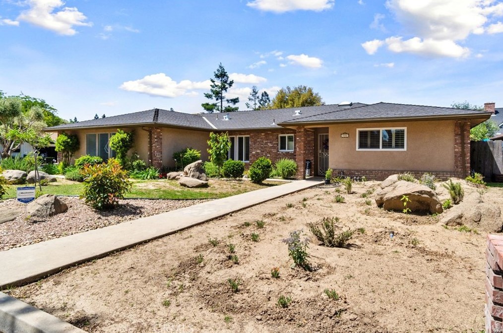 500 Mainberry Dr, Madera, CA 93637-2708