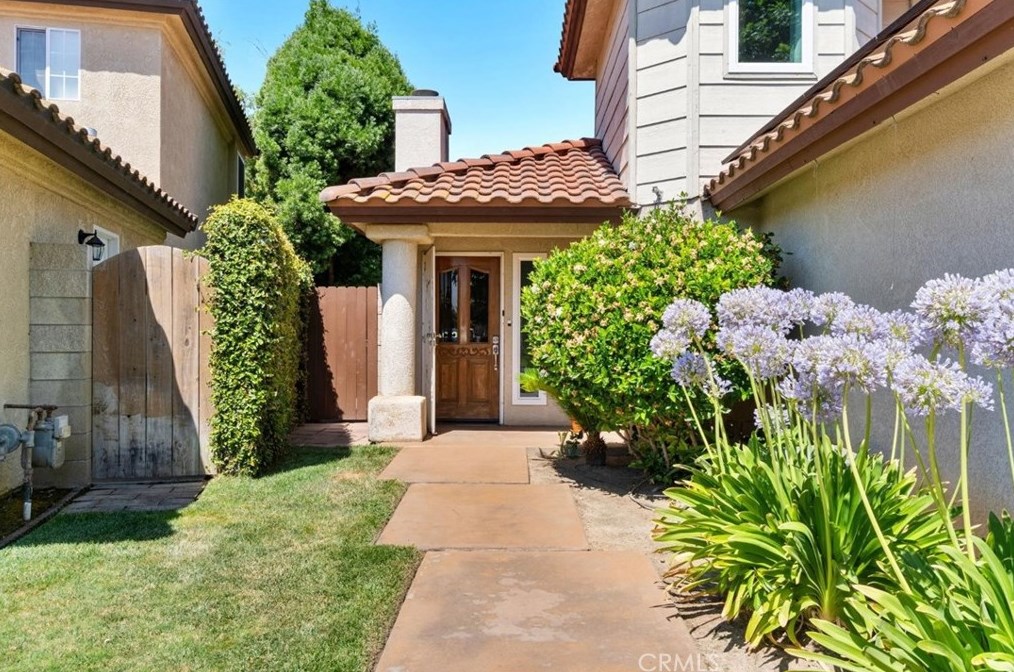 123 Queen Ln, Madera, CA 93637