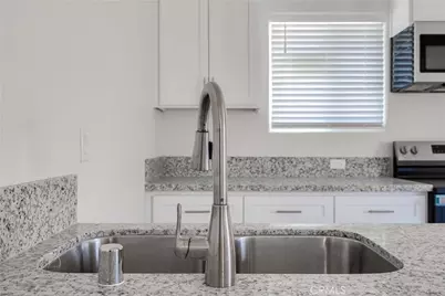 727 Knotts, Bakersfield, CA 93305 - Photo 6