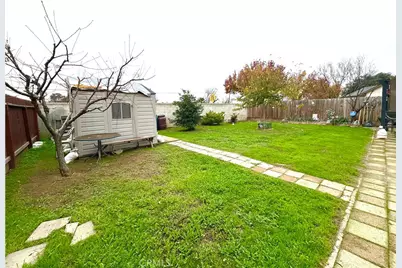 1085 Saunders, Madera, CA 93637 - Photo 32