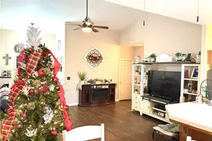 1085 Saunders, Madera, CA 93637 - Photo 10