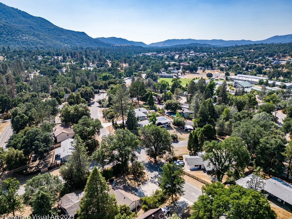 49616 Pierce Dr, Oakhurst CA  93644-8725 exterior