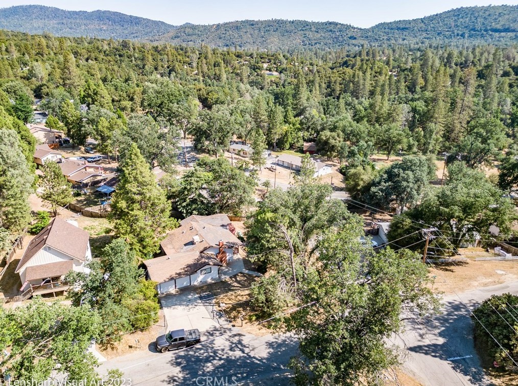 49616 Pierce Dr, Oakhurst CA  93644-8725 exterior