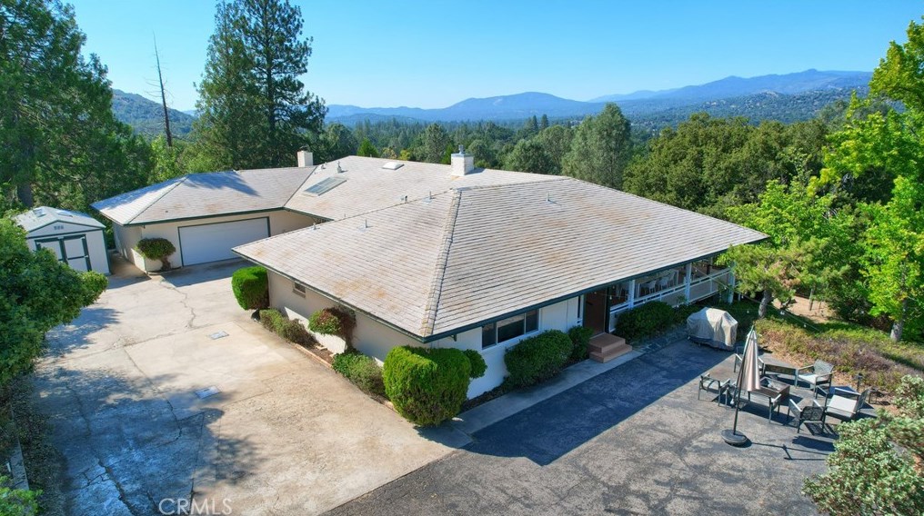 39210 Road 425b, Oakhurst CA  93644-8850 exterior