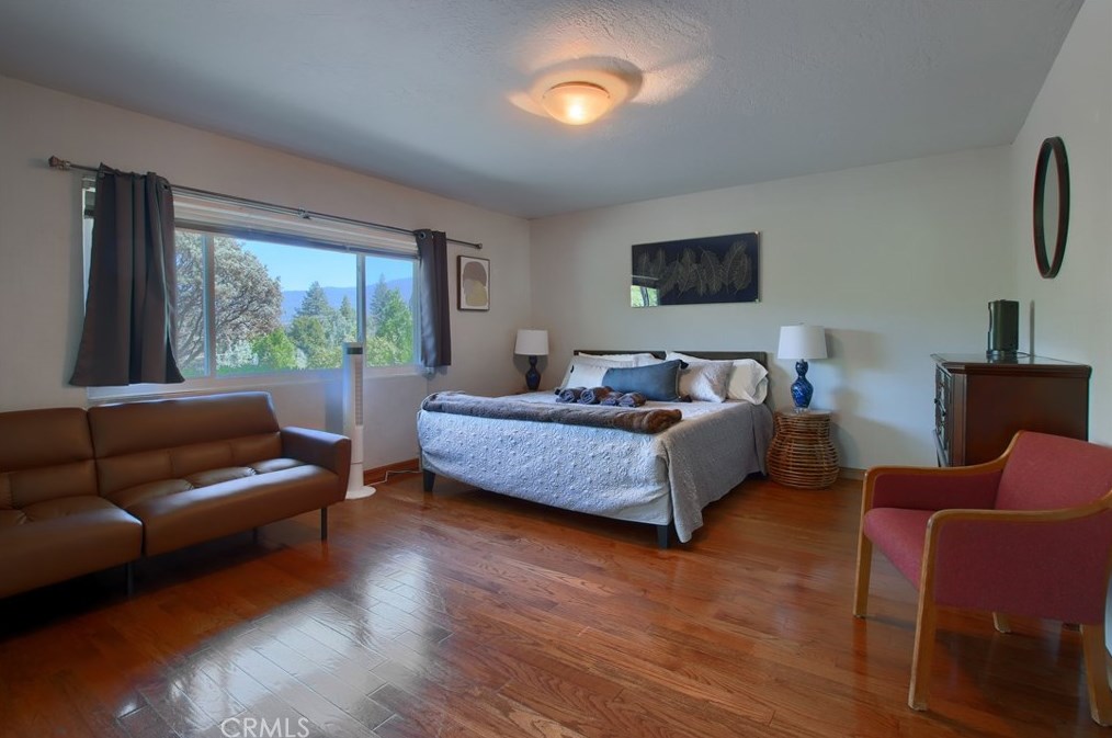 39210 Road 425b, Oakhurst CA  93644-8850 exterior