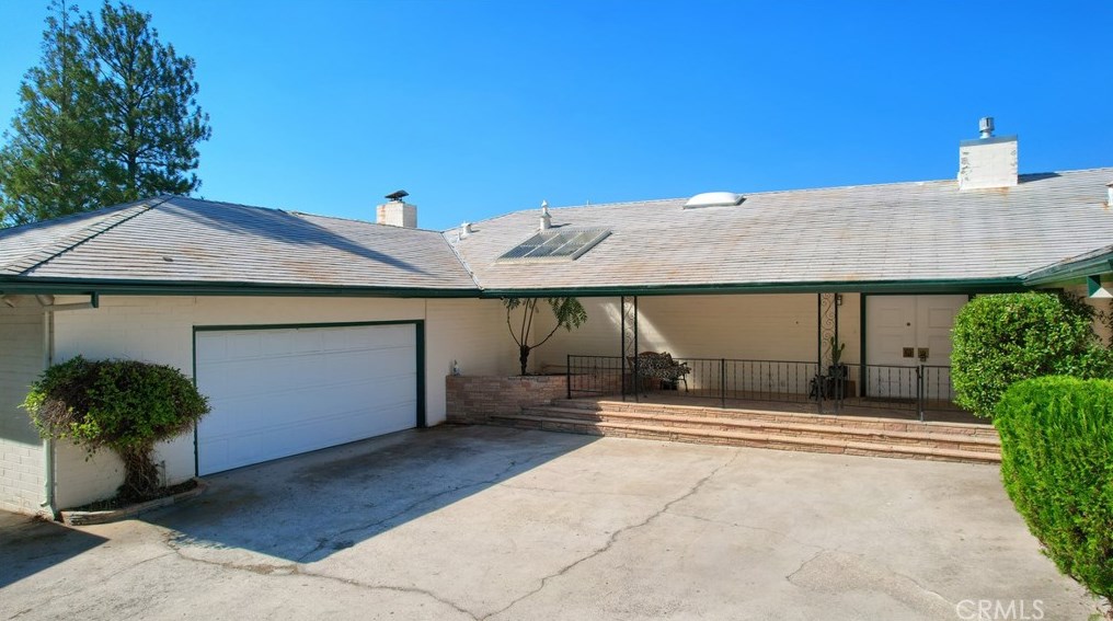 39210 Road 425b, Oakhurst CA  93644-8850 exterior