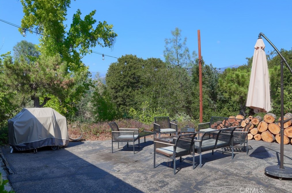 39210 Road 425b, Oakhurst CA  93644-8850 exterior