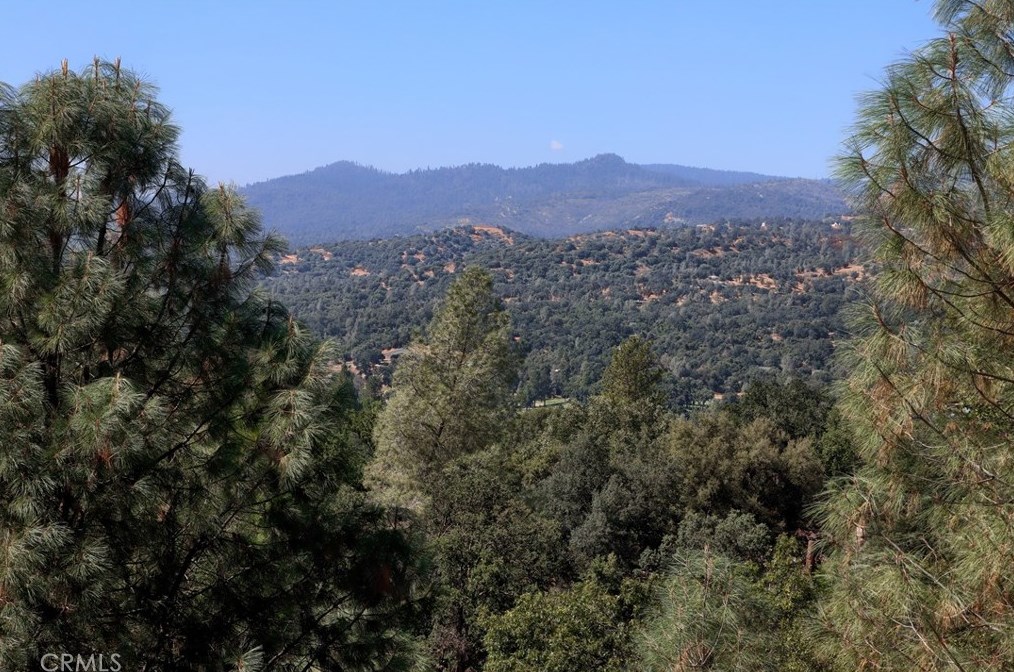 39210 Road 425b, Oakhurst CA  93644-8850 exterior