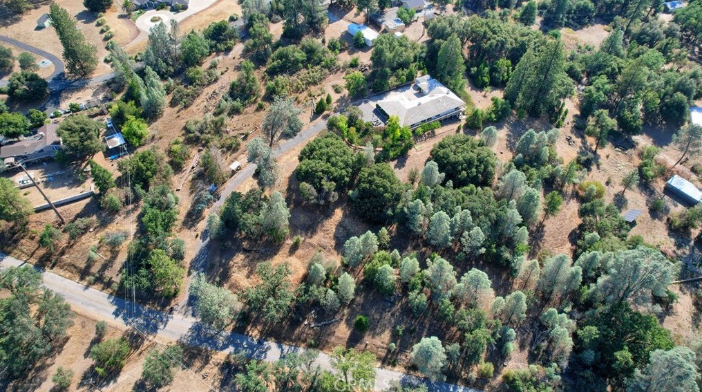 39210 Road 425b, Oakhurst CA  93644-8850 exterior