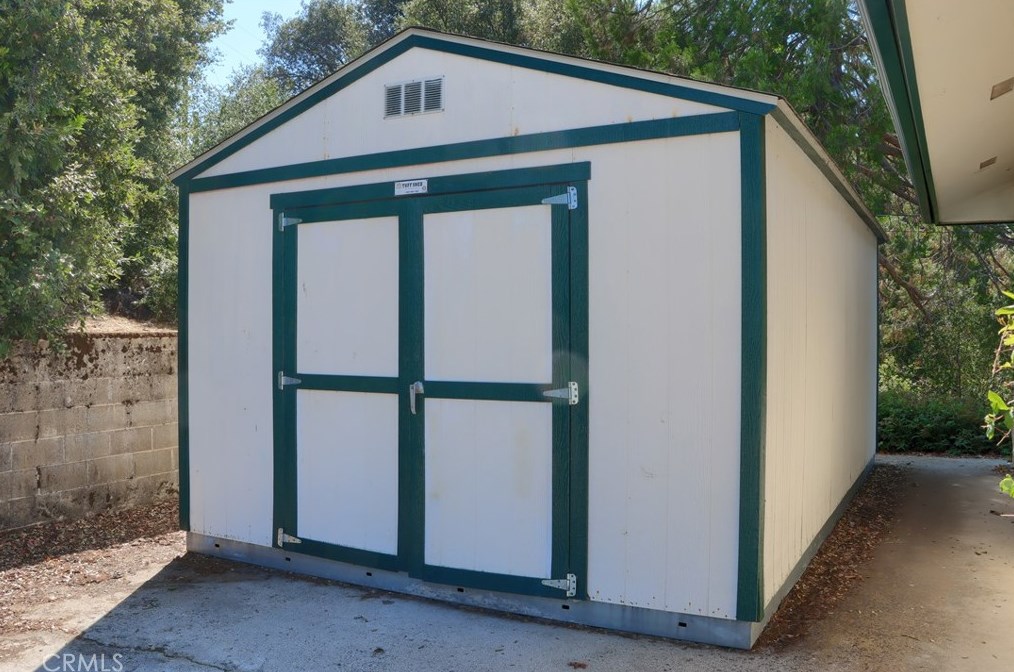 39210 Road 425b, Oakhurst CA  93644-8850 exterior