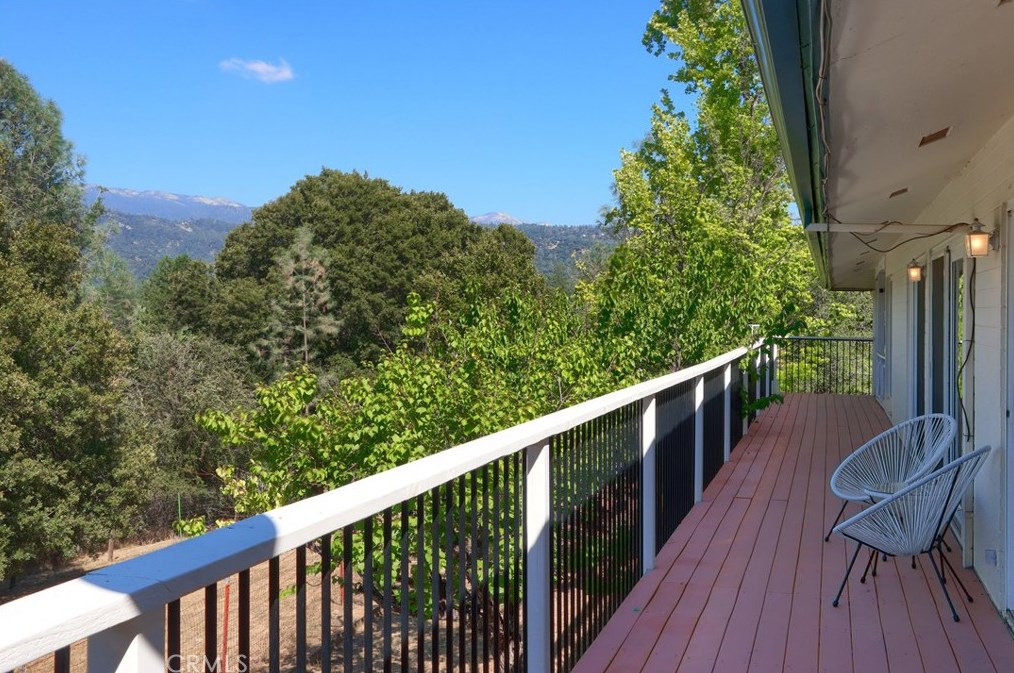 39210 Road 425b, Oakhurst CA  93644-8850 exterior