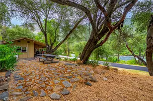 9977 Incline Rd, El Portal, CA 95318 - Photo 12