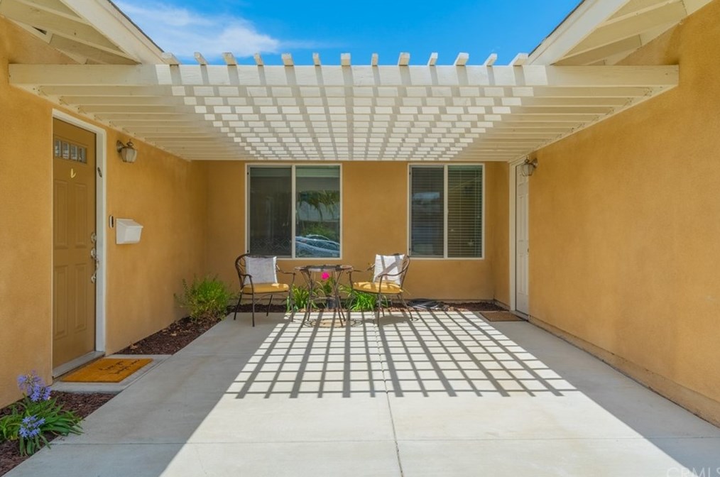 13002 Gate Dr, Poway, CA 92064-5842
