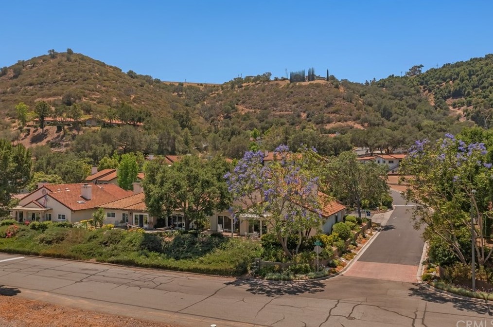 1844 Fox Bridge Ct, Fallbrook, CA 92028-8204