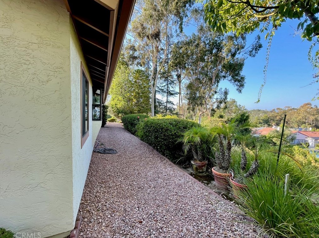 341 Calle Bonita, Escondido CA  92029-7947 exterior