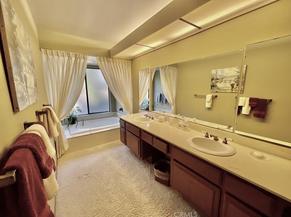 341 Calle Bonita, Escondido CA  92029-7947 exterior