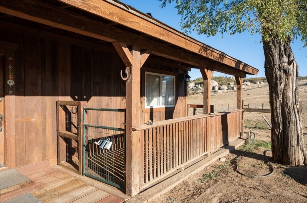 52610 Elder Creek Rd, Aguanga CA  92536-9484 exterior