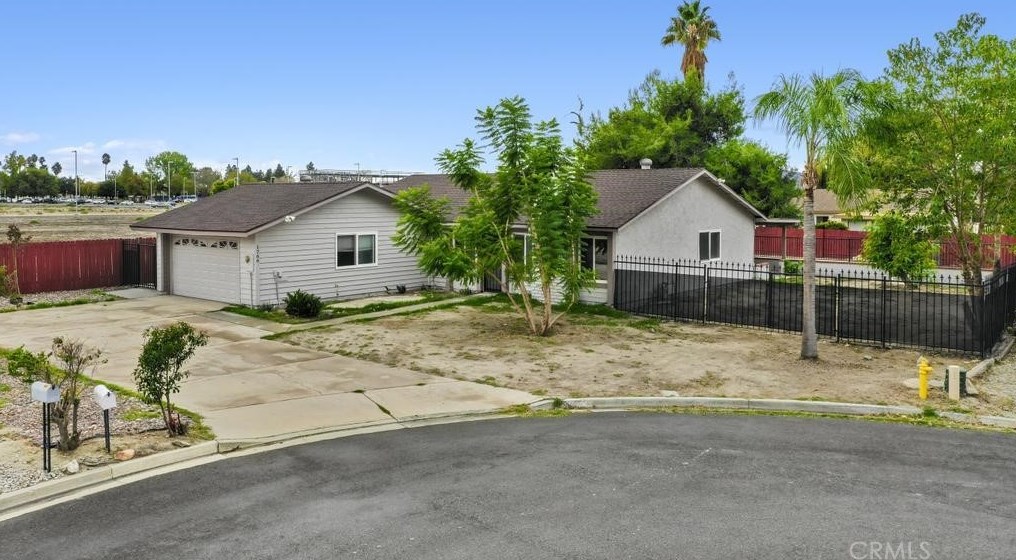 1766 N Carrie St, San Jacinto, CA 92583