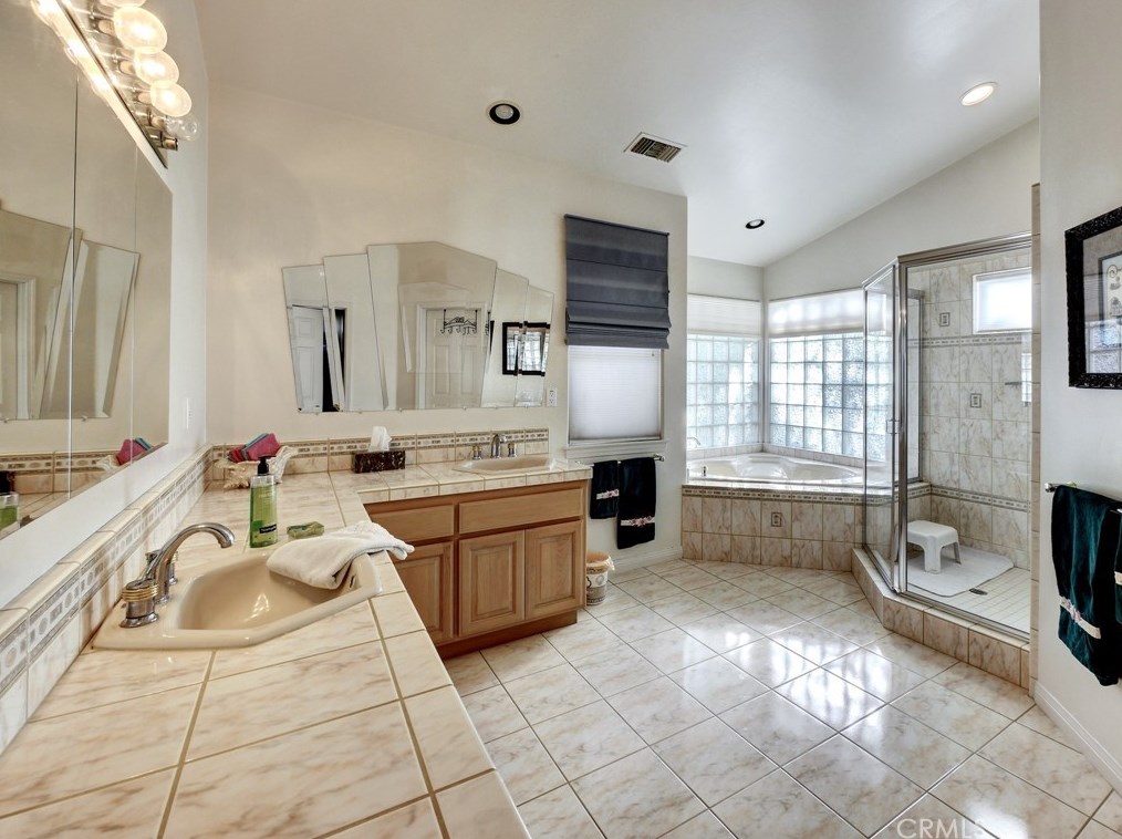 1109 Sea Larke Dr, Fallbrook CA  92028-4454 exterior