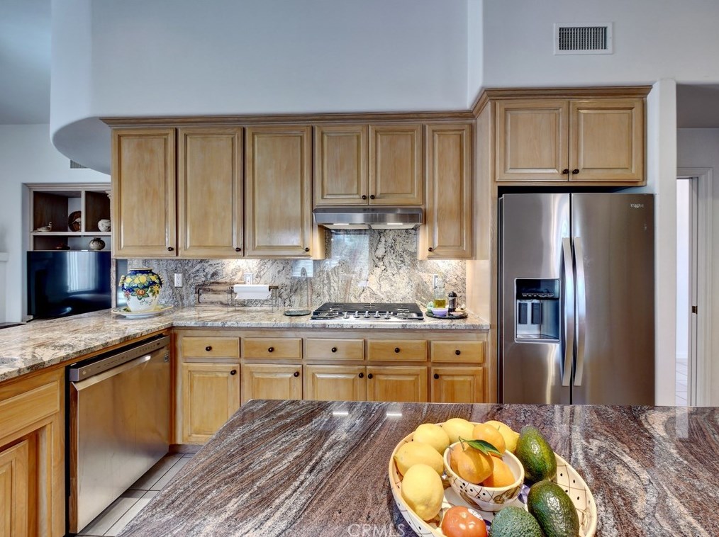 1109 Sea Larke Dr, Fallbrook CA  92028-4454 exterior