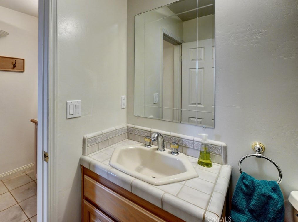 1109 Sea Larke Dr, Fallbrook CA  92028-4454 exterior