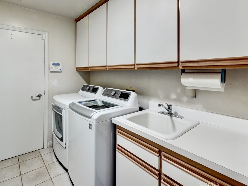 1109 Sea Larke Dr, Fallbrook CA  92028-4454 exterior