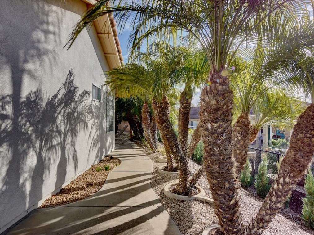 1109 Sea Larke Dr, Fallbrook CA  92028-4454 exterior