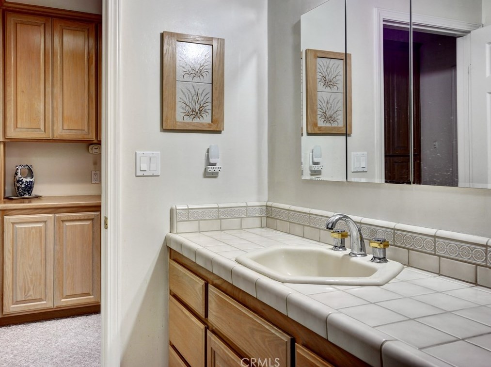 1109 Sea Larke Dr, Fallbrook CA  92028-4454 exterior