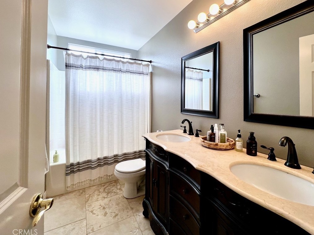2143 Stone Castle, Fallbrook CA  92028-4490 exterior