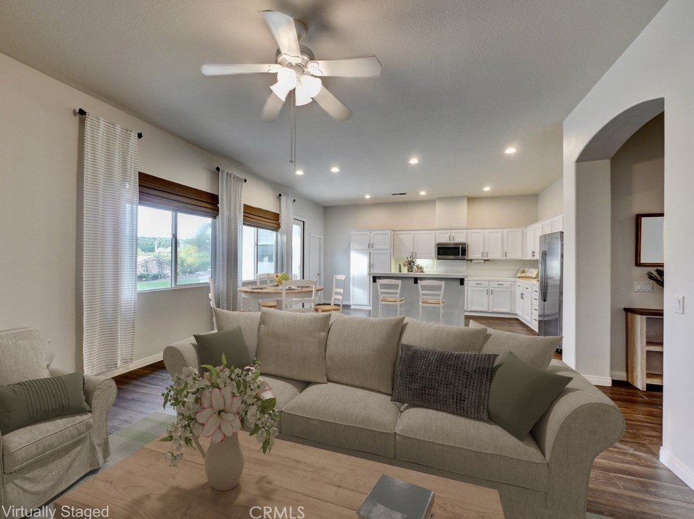 2143 Stone Castle, Fallbrook CA  92028-4490 exterior