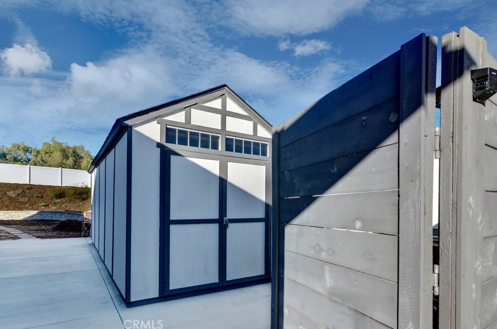 1412 Devin Dr, Fallbrook CA  92028-4271 exterior