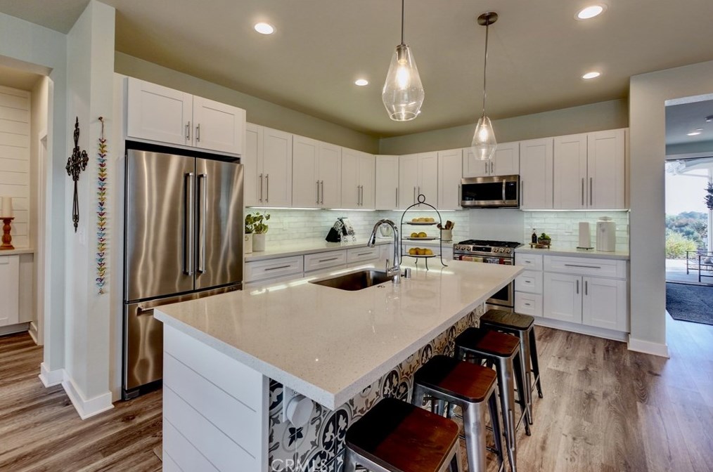 1412 Devin Dr, Fallbrook CA  92028-4271 exterior