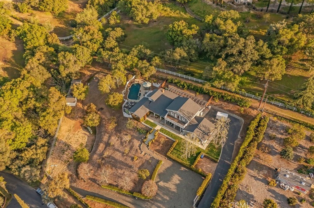 510 Rancho Camino, Fallbrook CA  92028-9093 exterior