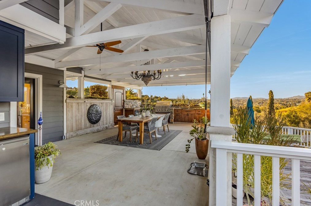 510 Rancho Camino, Fallbrook CA  92028-9093 exterior