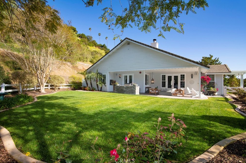 1573 Tecalote Dr, Fallbrook, CA 92028-8201