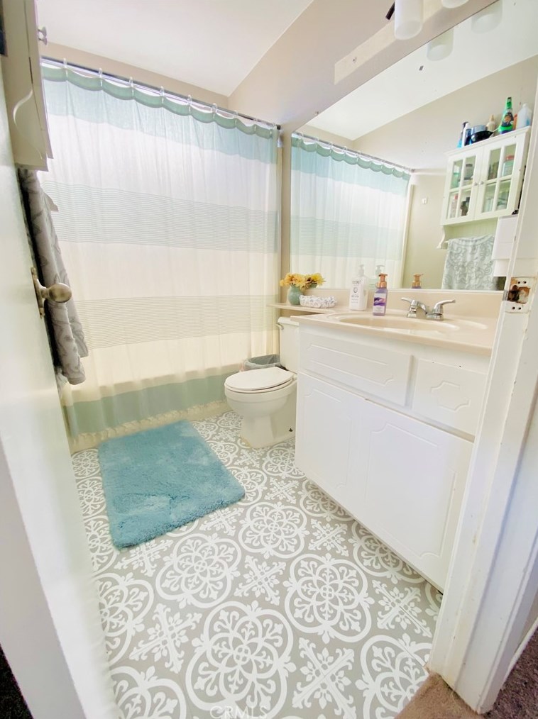 16715 Pawnee Rd, Apple Valley CA  92307-1802 exterior