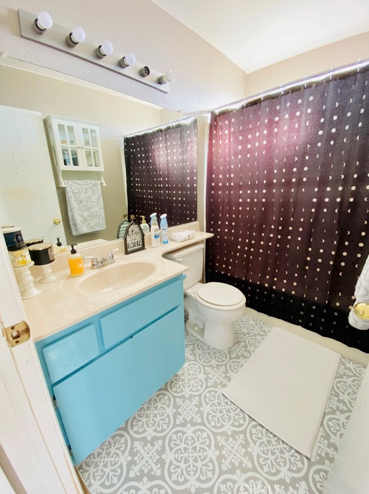 16715 Pawnee Rd, Apple Valley CA  92307-1802 exterior