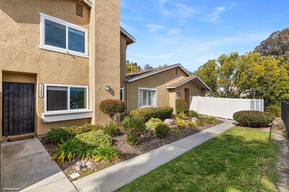 13685 Comuna Dr, Poway, CA 92064