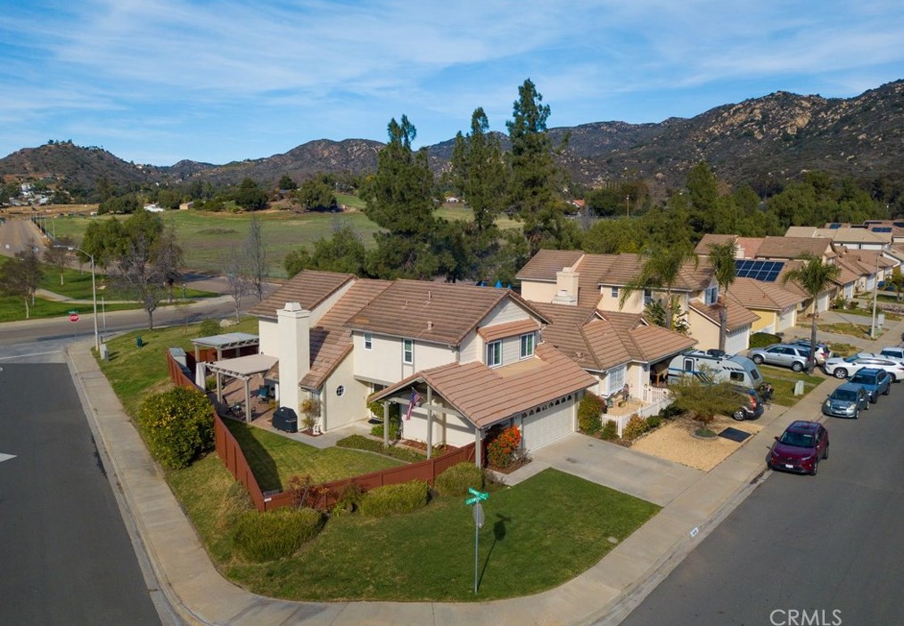 910 Lochwood Pl, Escondido, CA 92026-4042