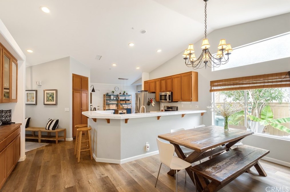 2322 Azure Ln, Vista, CA 92081