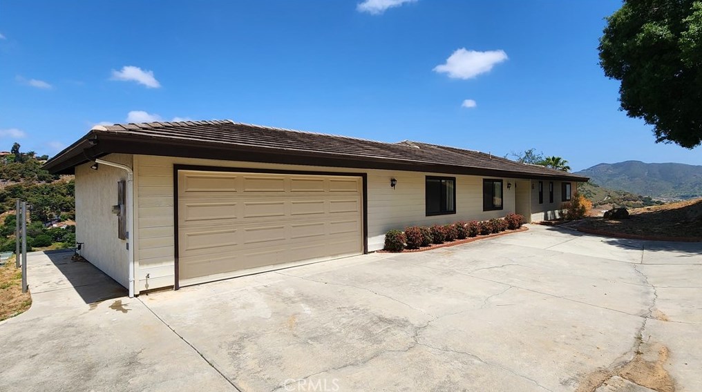 2878 Sumac Rd, Fallbrook, CA 92028-8899