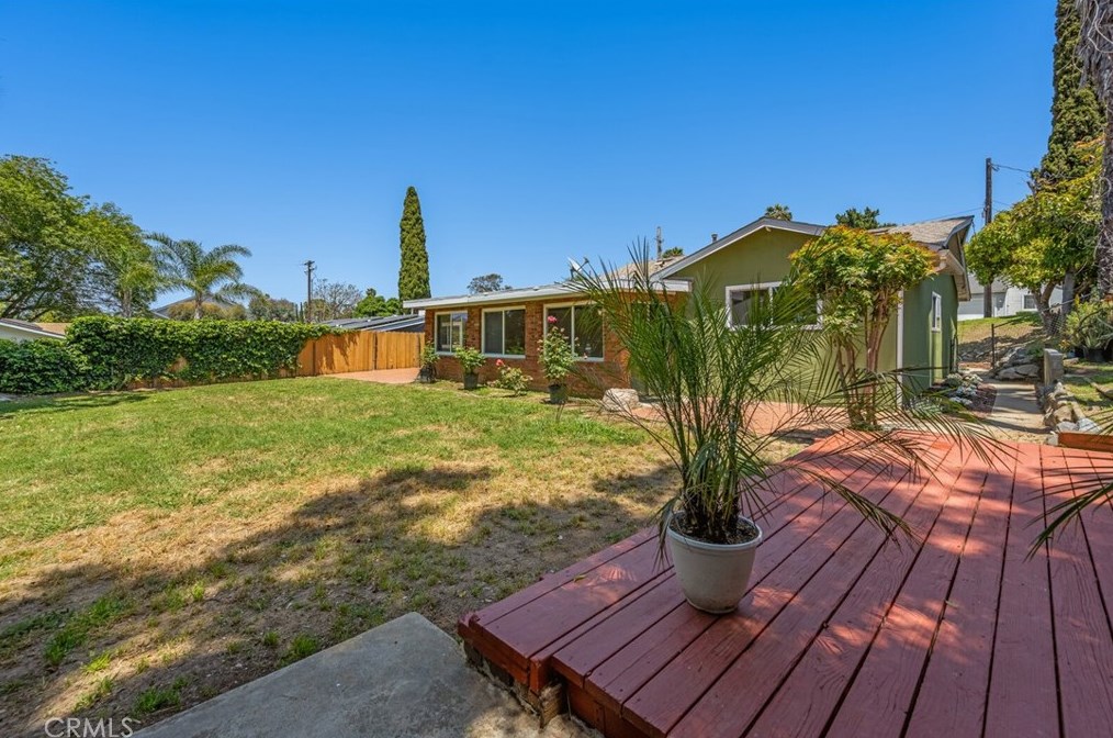 517 Potter St, Fallbrook CA 92028-3072 exterior