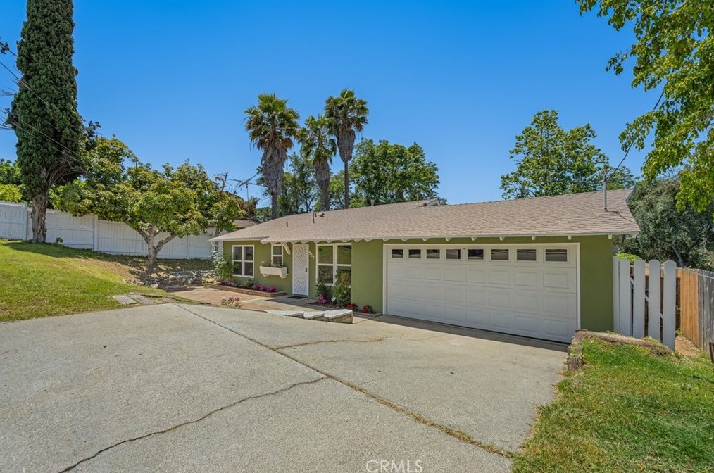 517 Potter St, Fallbrook, CA 92028-3072