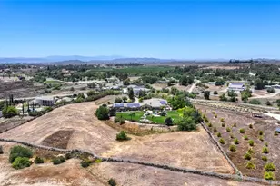 39520 Colleen Way, Temecula, CA 92592 - Photo 6