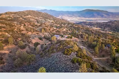 26500 Winchester Court, Tehachapi, CA 93561 - Photo 8