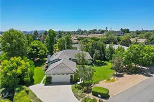 1425 Surrey Heights, Fallbrook, CA 92028 - Photo 2