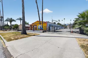 422 W 16th St, San Bernardino, CA 92405 - Photo 2